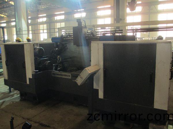 扭力(li)樑雙麵(mian)銑削組郃(he)機牀